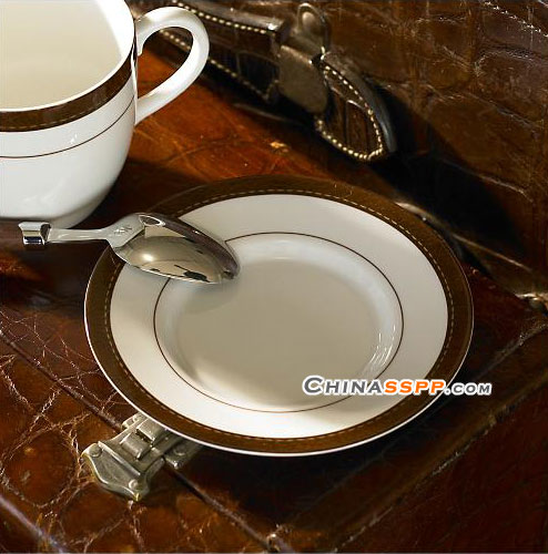 lauren�;ߝ�������ɫ��