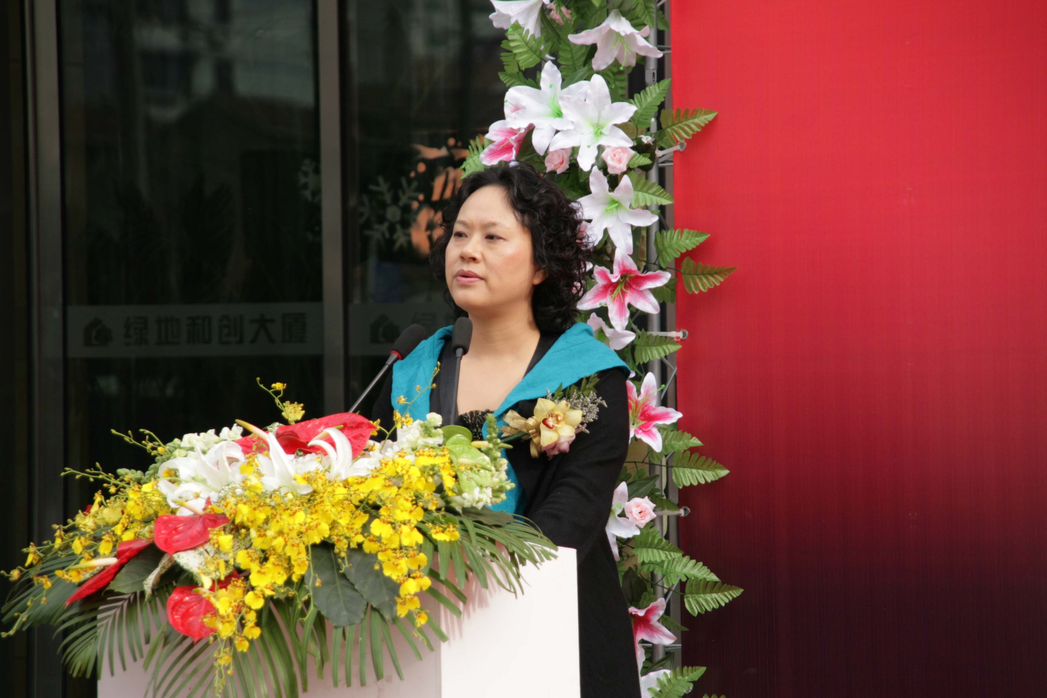 ���R���l(f��)չ�������_�A