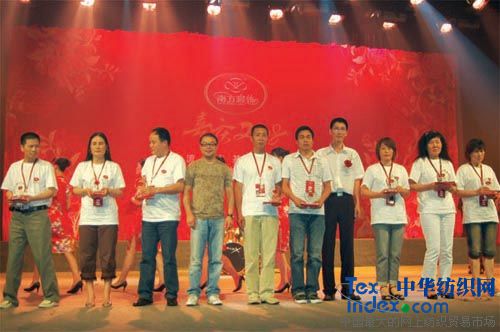 �Ϸ�����ت�(ji��ng)��(j��ng)�N�̃�(y��u)�㌧(d��o)ُ(g��u)�T