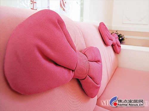 ���ɐ۷�ɫHelloKitty�e��