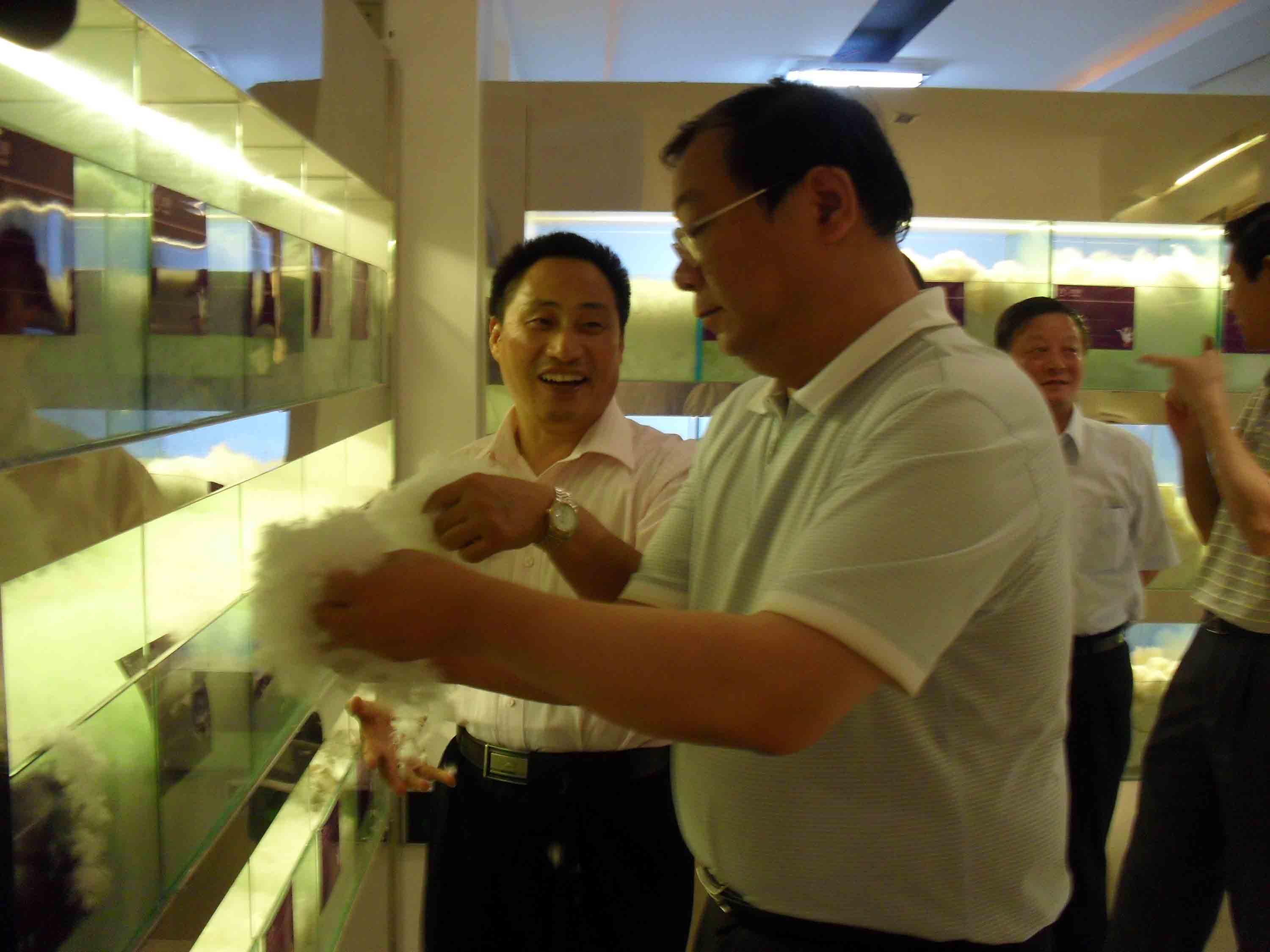 ʡ�̄�(w��)�d�ڏd�L(zh��ng)�z��ָ��(d��o)����(r��n)���F(tu��n)