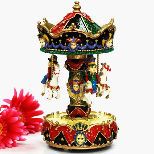 �W�����۵ĉ�(m��ng)�����D(zhu��n)ľ�R������