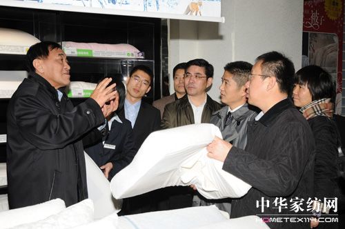 �Pʢ�����ԼҼ�Փ���R��(b��o)��(hu��)�ں��T���_(k��i)