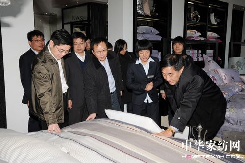 �Pʢ�����ԼҼ�Փ���R��(b��o)��(hu��)�ں��T���_(k��i)