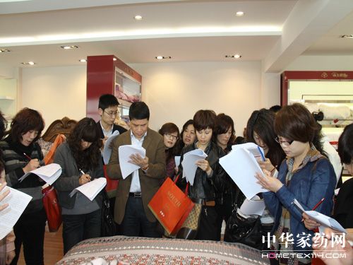 �Ϸ����2011�ﶬ��Ʒ�u(p��ng)����(hu��)���_