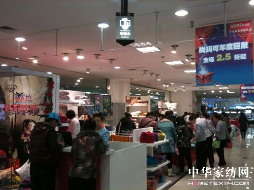 �Ь����\�݌�(zhu��n)����(d��ng)ͻ��200�f(w��n)