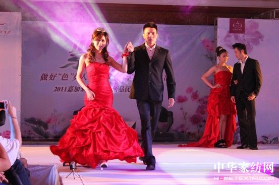 ���á�ɫ��Ů�������ܡ��ʡ�����