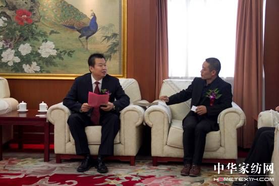 �Ї���(j��ng)��(j��)��̼�D(zhu��n)���c�ɳ��m(x��)�l(f��)չ���