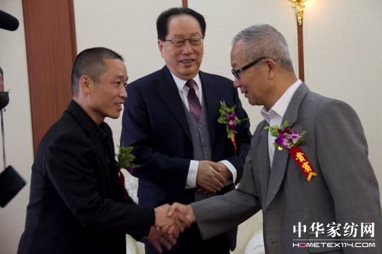 �Ї���(j��ng)��(j��)��̼�D(zhu��n)���c�ɳ��m(x��)�l(f��)չ���