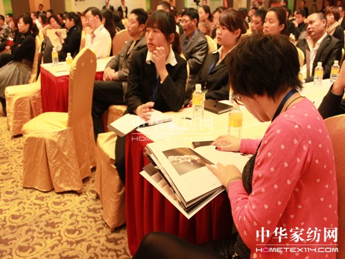 �μӉ�2012������Ʒ�l(f��)�����sҫ��