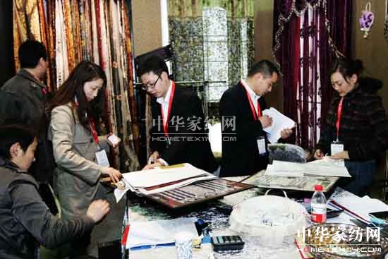 �M�v(li��n)��2012�Ї��Ҽ�������һչ