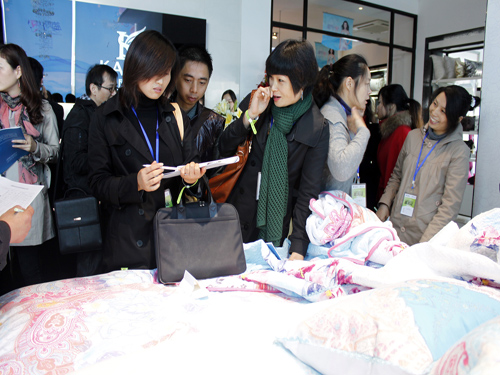 �Pʢ���{(l��n)�{(di��o)paisley��׌�����v�w