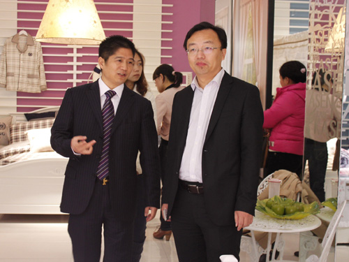 �Pʢ���{(l��n)�{(di��o)paisley��׌�����v�w