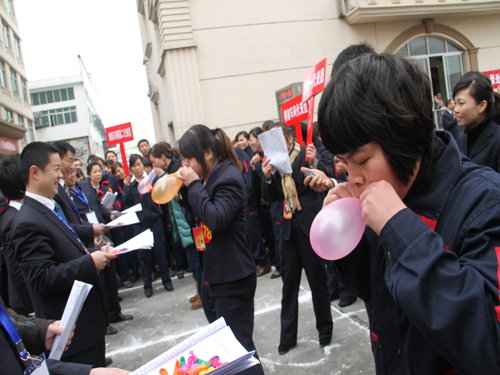 ʢ��F(tu��n)�e�kȤζ�\(y��n)��(d��ng)��(hu��)�cף�����˹�(ji��)��