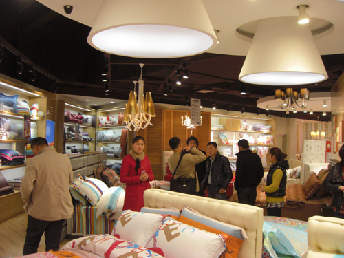 ���A�Ҽ��W(w��ng)�M�������L�F(tu��n)�������˽���ͨ����