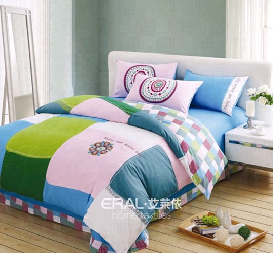 ���R������һС�L(zh��ng)�� С���¼Ҽ��ܚgӭ