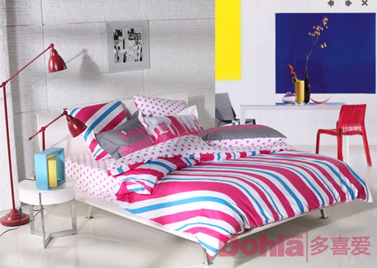 ��ϲ��(��i)�Ҽ����r(sh��)�мҾ����������D(zhu��n)�����y