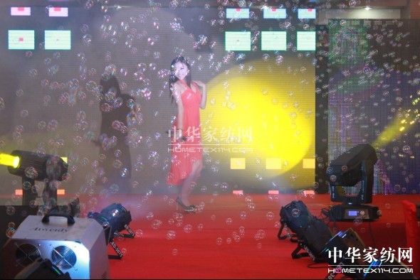 ���˾ӼҼ��ﶬ��Ʒ�l(f��)�����A�M��Ļ