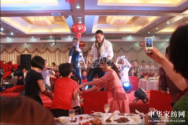 ���˾ӼҼ��ﶬ��Ʒ�l(f��)�����A�M��Ļ