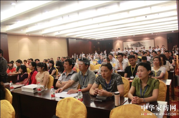 2012�W�ɼҼ��ﶬ��Ʒ�l(f��)����(hu��)�A�M(m��n)��Ļ