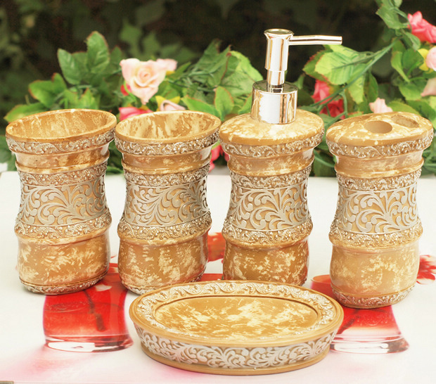 �Ҿ���Ʒ15�����֬�l(w��i)ԡ�׼�