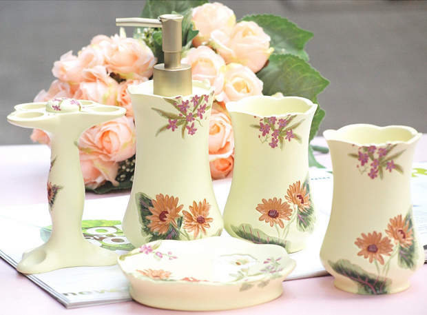 �Ҿ���Ʒ 15�����֬�l(w��i)ԡ�׼�