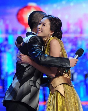 林志玲錄北京臺(tái)春晚與曹云金搭檔