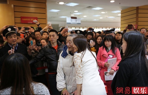 �����o�����ە�(hu��)��������۽z