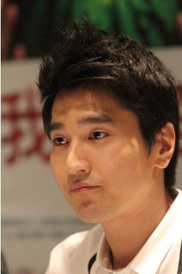 �wޱ�ؑ�(y��ng)"���ഺ"�|(zh��)��:�Ľo�����˿���