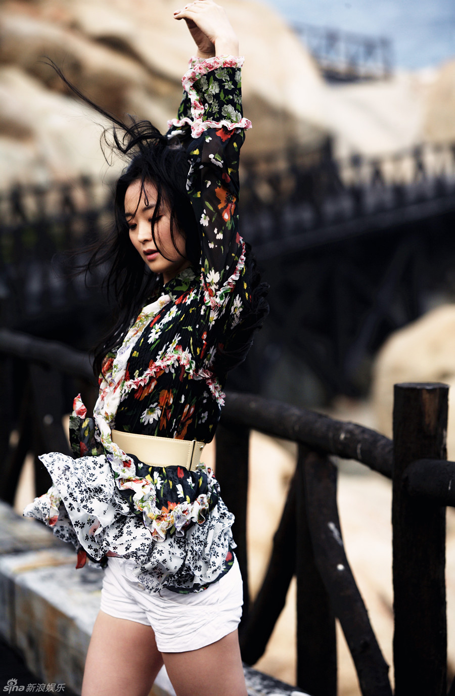 王艷清新寫真盡顯優(yōu)雅