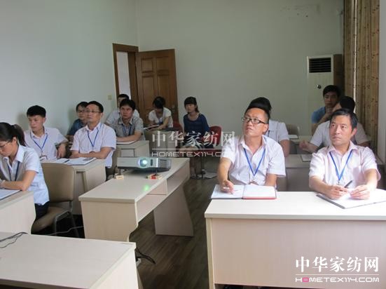 ���Z�żҼ���2013���n�����A��܇��(ji��ng)�����(d��ng)