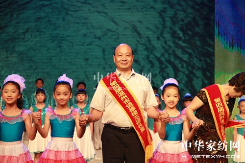 ʢ����L(zh��ng)���Ͻ̫@�С�����ģ��������(ji��ng)��