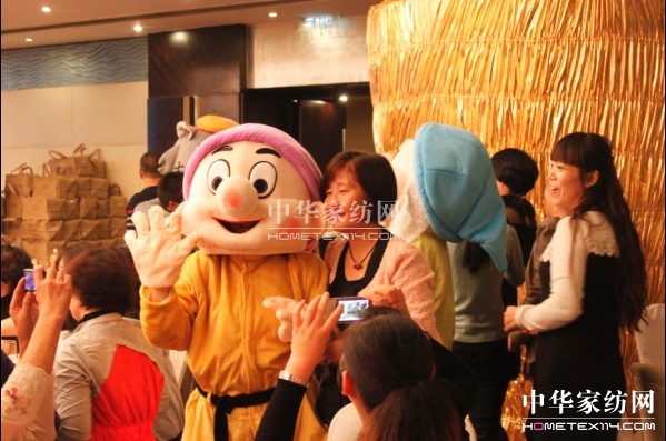 �Pʢ�Ҽ�2014������Ʒ�l(f��)�����A�M��Ļ