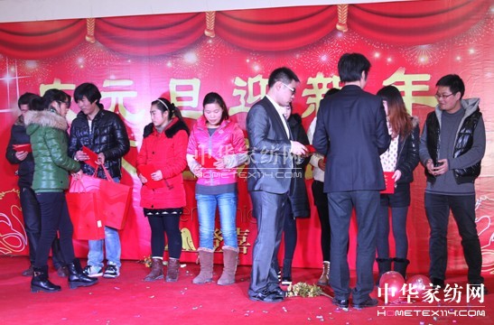 ��ϲ�B�Ҽ�Ԫ�����(hu��)�A�M���_