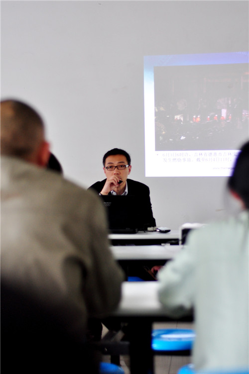 �Ϸ����(li��n)��ɽ�(y��ng)��ȫ�k���_��ȫ���a(ch��n)��Ӗ(x��n)