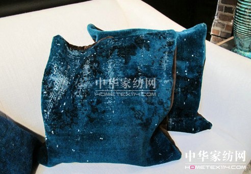 2015���Ĵ�Ʒ����:�Ї��L(f��ng)�͵��{(l��n)ɫ