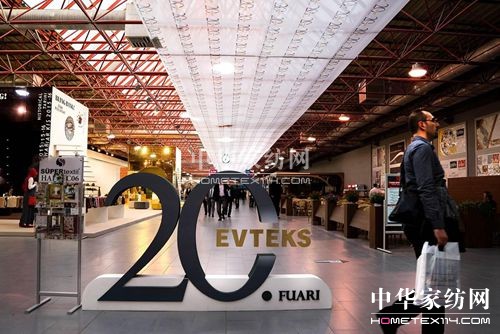 ��20����������˹̹������(gu��)�H�Ҽ�չ�e�k