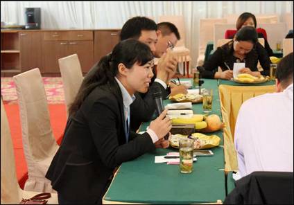 ���ˍu�Ҽ�2015������Ʒ�b�p���߽�(j��ng)�N����Մ���A�M�Y����