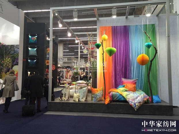 2015���m�˸��Ҽ�չ�A�M�]Ļ