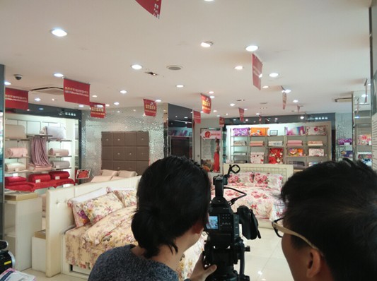 �Ϻ������С���Ŀ�M���M(j��n)Խ���Ҽ�