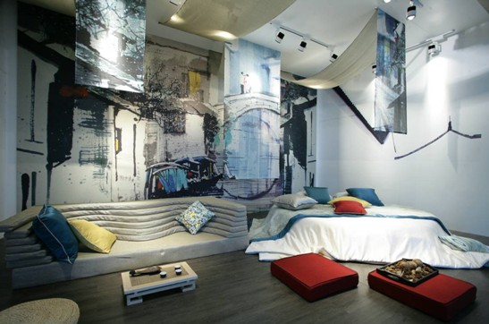 ��ɫ�ߔ̚���f(w��n)ǧ