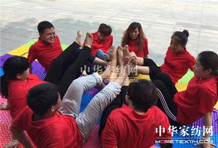 ������ؾ�Ӣ�R������ϵ�＾�l(f��)չ��