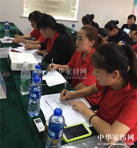 ������ؾ�Ӣ�R������ϵ�＾�l(f��)չ��