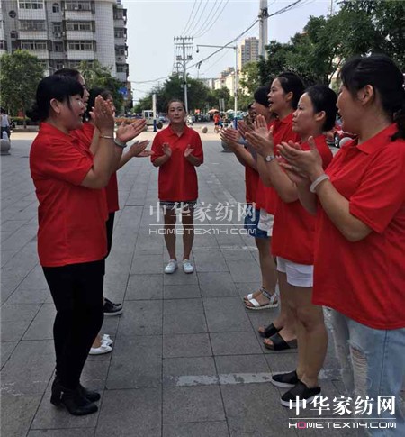 ������ؾ�Ӣ�R������ϵ�＾�l(f��)չ��