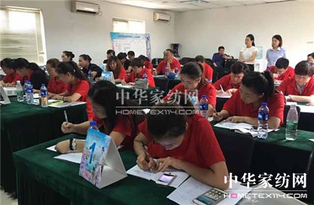 ������ؾ�Ӣ�R������ϵ�＾�l(f��)չ��