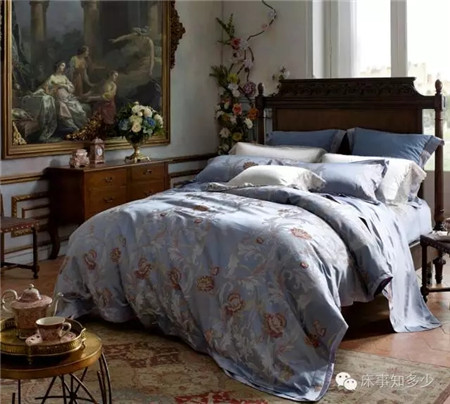 ����Ҽ���һ��ɫ���������ζ���ħ����