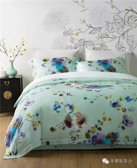 ����Ҽ���һ��ɫ���������ζ���ħ����