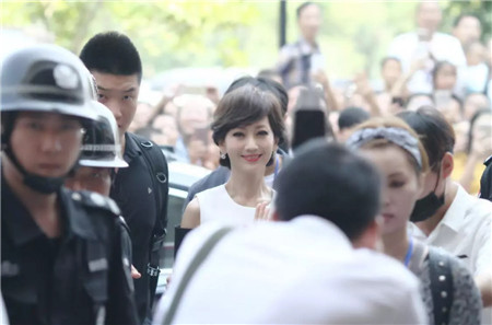 �w��֥�@�G���಩��Ҽ�����ɼ���W���R˹���u��������F(xi��n)��