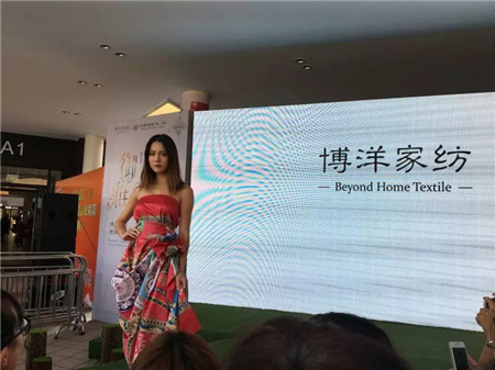 �w��֥�@�G���಩��Ҽ�����ɼ���W���R˹���u��������F(xi��n)��(ch��ng)