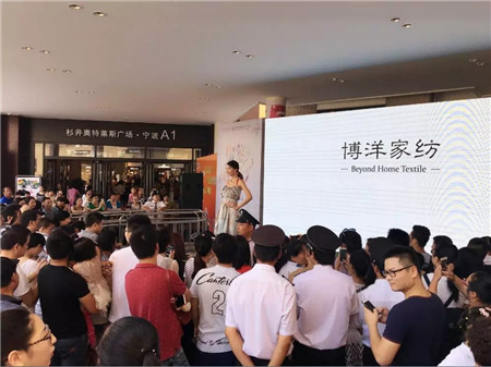 �w��֥�@�G���಩��Ҽ�����ɼ���W���R˹���u��������F(xi��n)��(ch��ng)